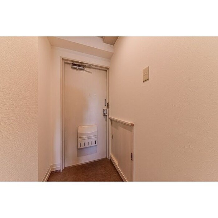 物件内観写真16　(玄関)