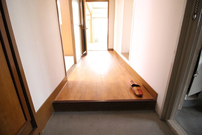 物件内観写真14　(玄関)