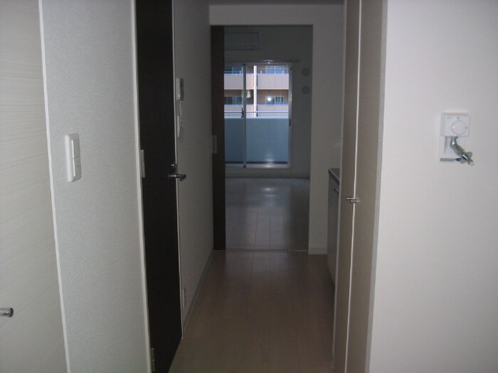 物件内観写真9　(玄関)