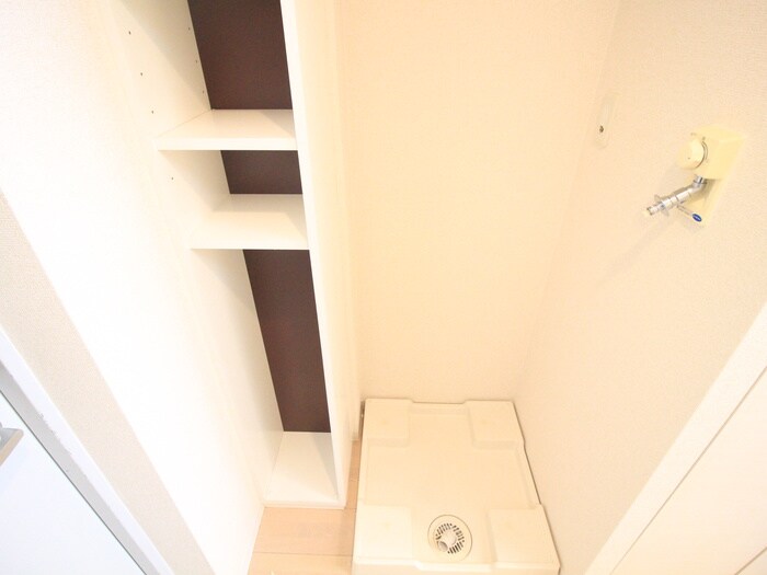 物件内観写真9　(洗濯機置場)