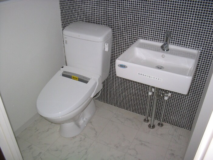 物件内観写真13　(トイレ)