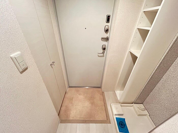 物件内観写真13　(玄関)