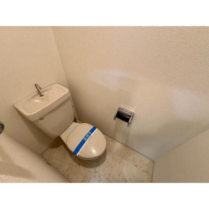 物件内観写真5　(トイレ)