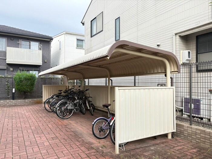 物件外観写真5　(駐輪場)