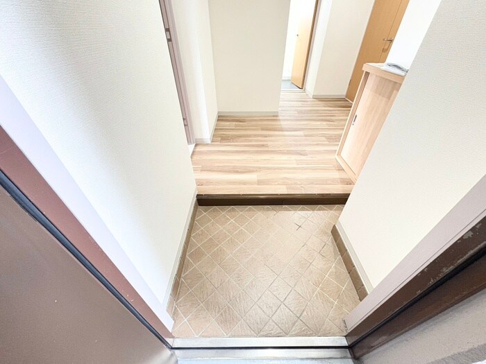 物件内観写真17　(玄関)