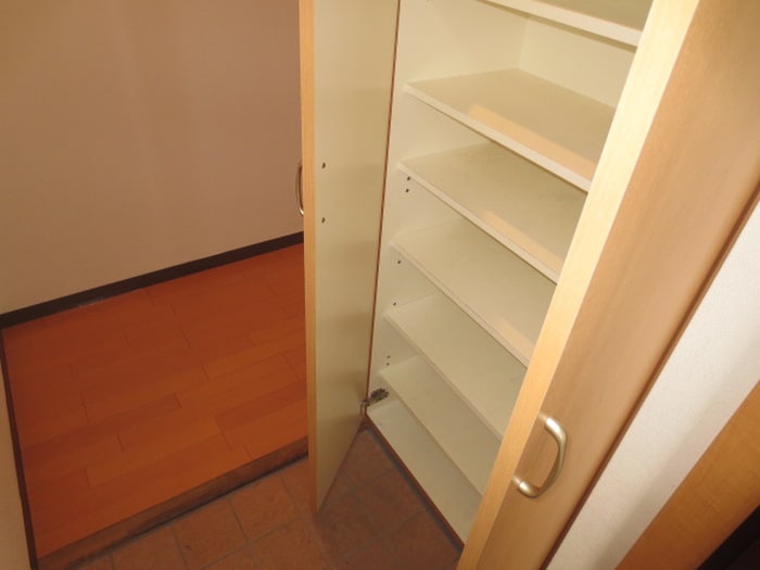 物件内観写真10　(靴箱)