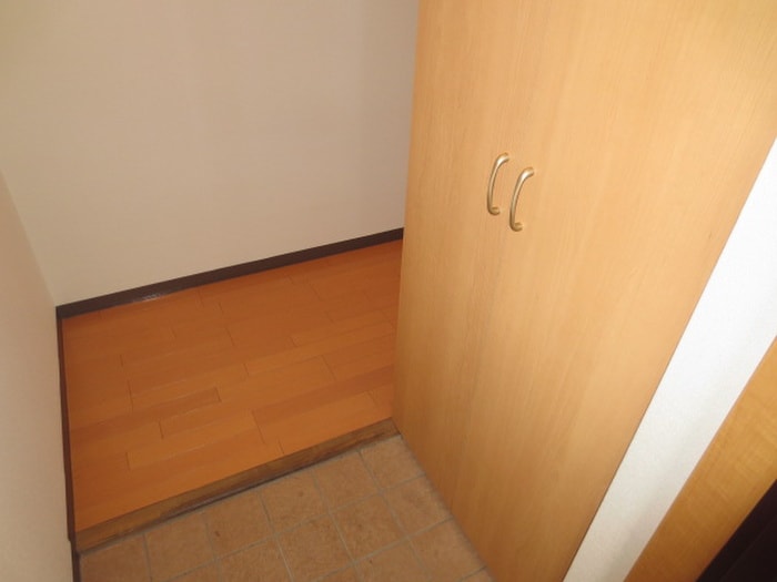 物件内観写真17　(玄関)