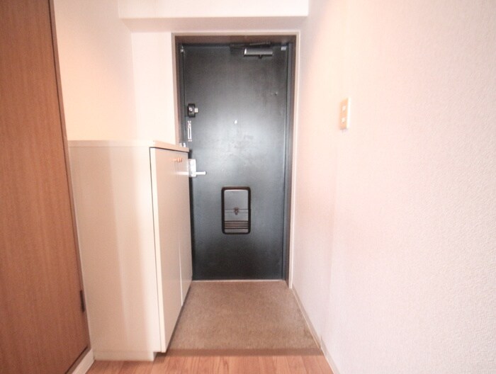 物件内観写真18　(玄関)