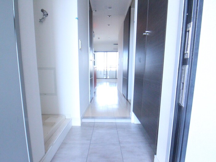 物件内観写真21　(玄関)