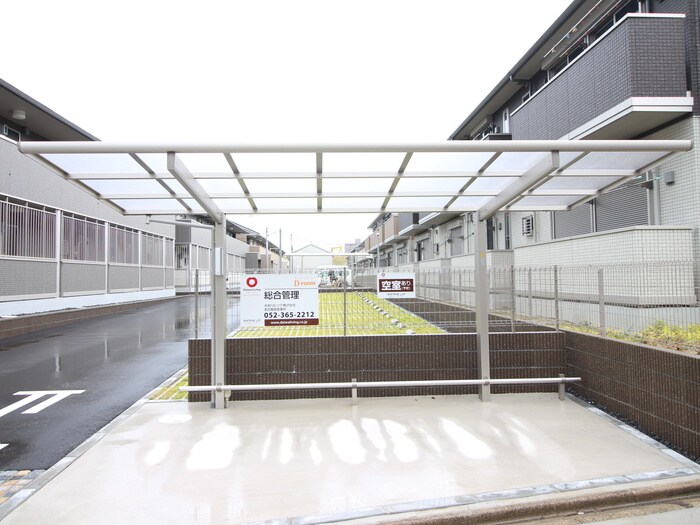 物件外観写真5　(駐輪場)