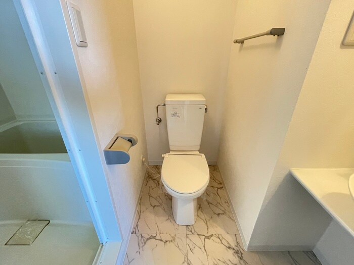 物件内観写真13　(トイレ)