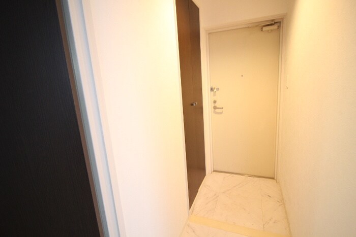 物件内観写真14　(玄関)