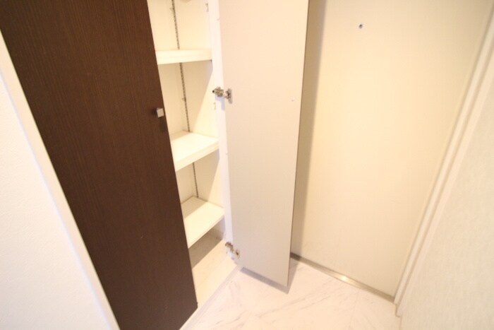 物件内観写真15　(靴箱)