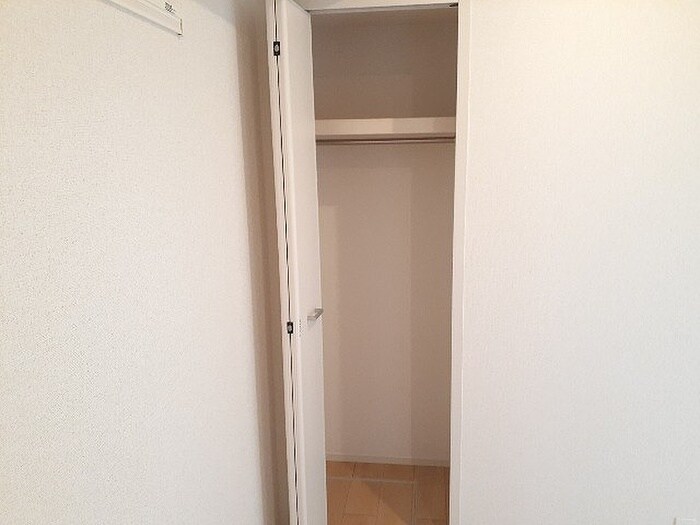 物件内観写真12　(収納)
