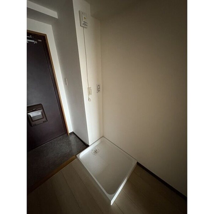 物件内観写真14　(洗濯機置場)