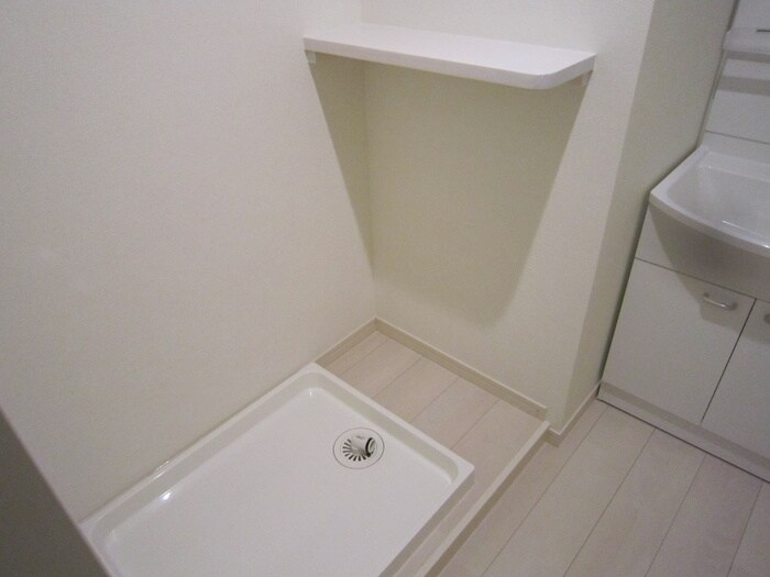 物件内観写真12　(洗濯機置場)