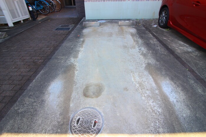 物件外観写真5　(駐車場)