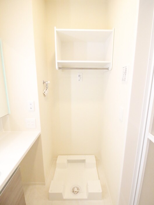 物件内観写真15　(洗濯機置場)