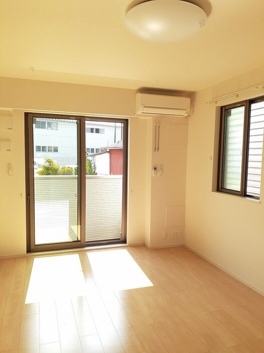 物件内観写真3　(居室)
