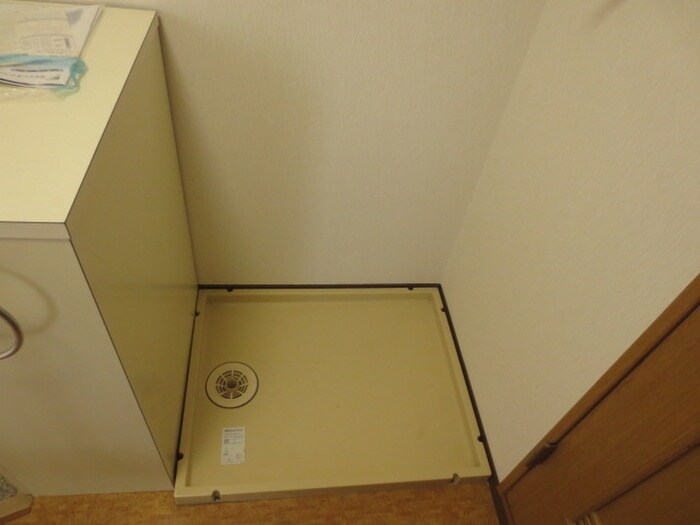 物件内観写真12　(洗濯機置場)