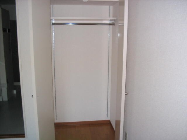 物件内観写真13　(収納)