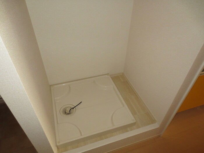 物件内観写真13　(洗濯機置場)