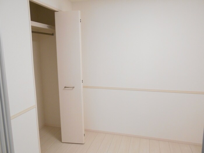 物件内観写真4　(居室)