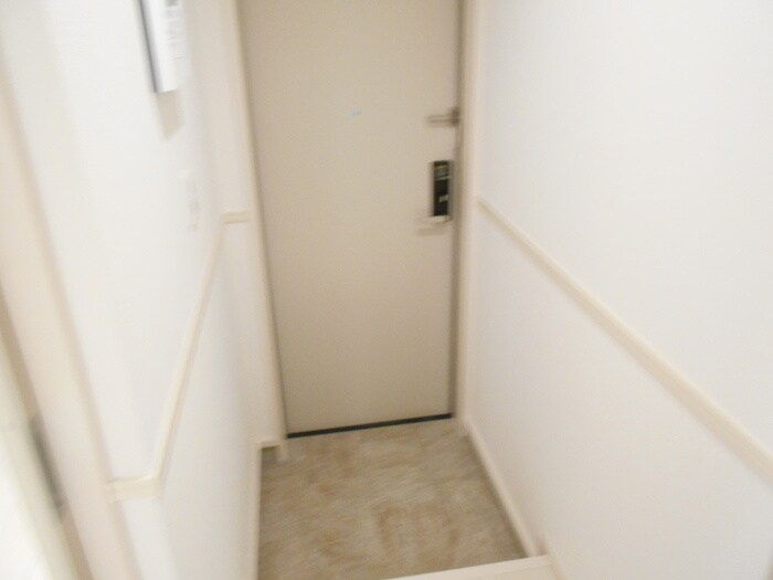 物件内観写真10　(玄関)