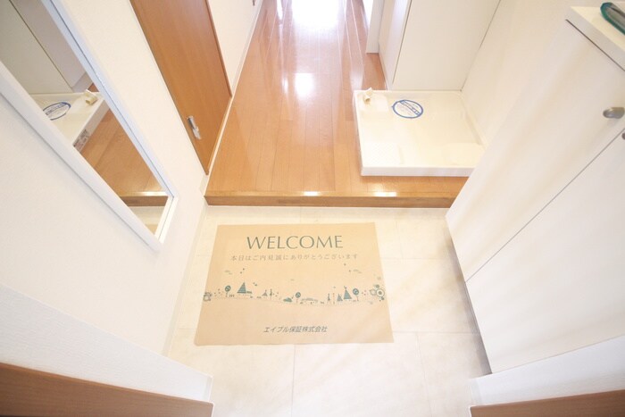 物件内観写真19　(玄関)