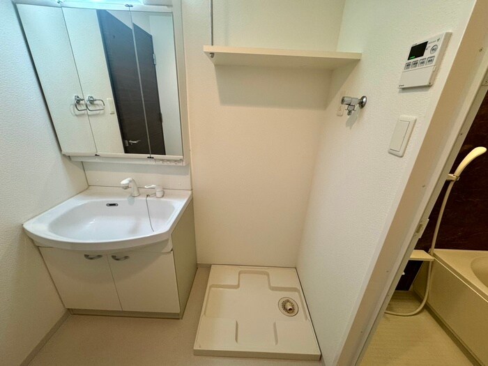 物件内観写真12　(洗濯機置場)