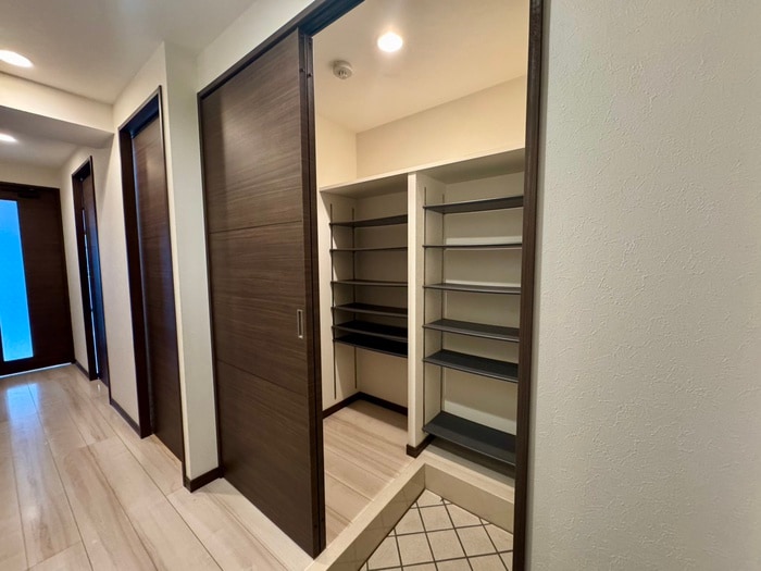 物件内観写真15　(靴箱)