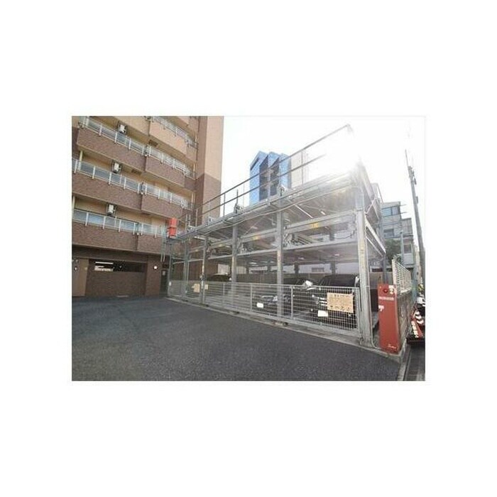 物件外観写真4　(駐車場)