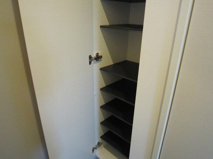 物件内観写真14　(靴箱)