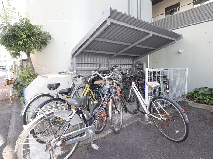 物件外観写真5　(駐輪場)