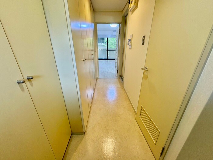 物件内観写真18　(廊下)