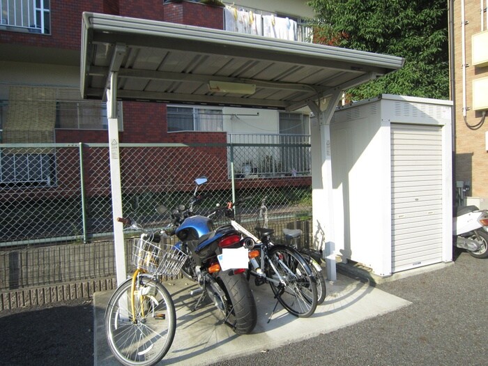 物件外観写真3　(駐輪場)