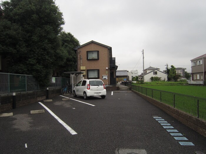 物件外観写真6　(駐車場)