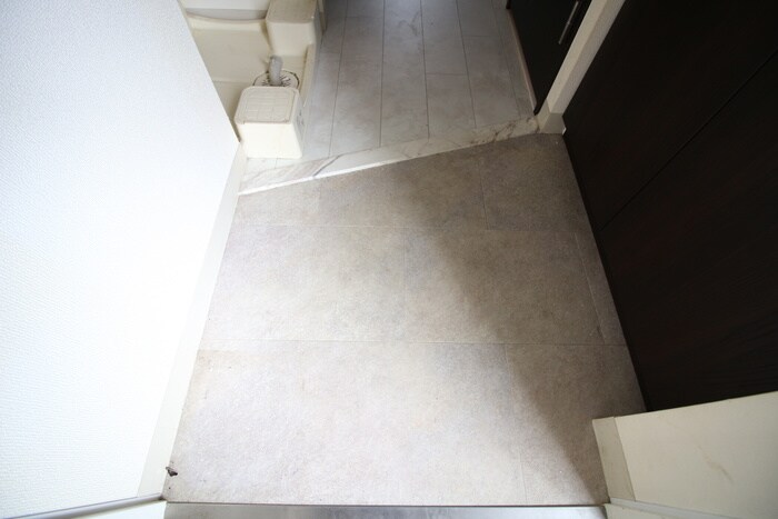 物件内観写真18　(玄関)