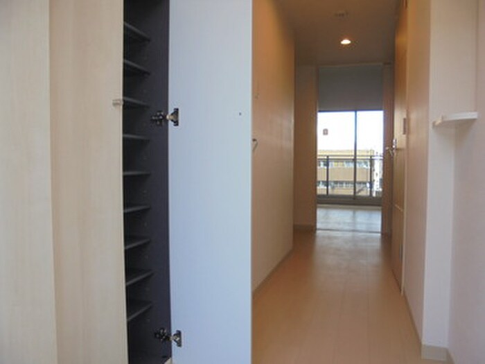 物件内観写真16　(靴箱)