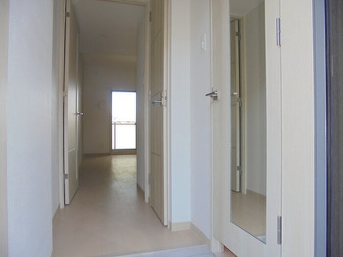 物件内観写真18　(廊下)
