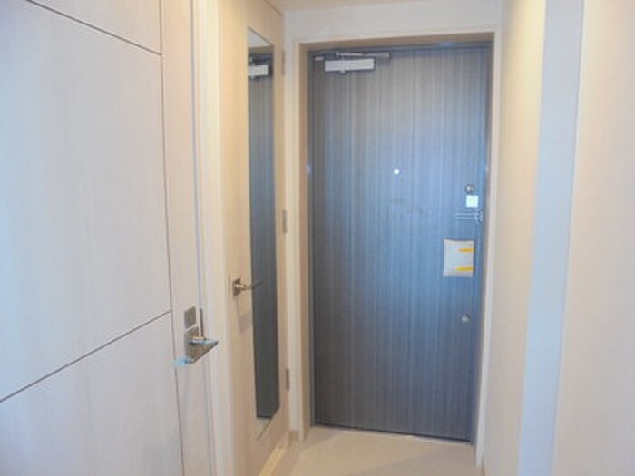 物件内観写真19　(玄関)