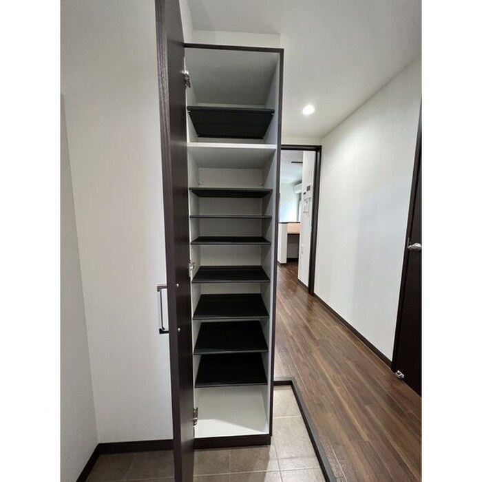 物件内観写真5　(靴箱)