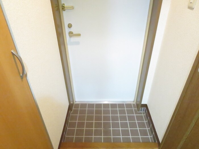 物件内観写真13　(玄関)