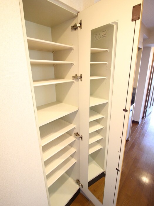 物件内観写真14　(靴箱)