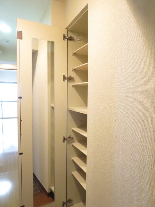 物件内観写真15　(靴箱)