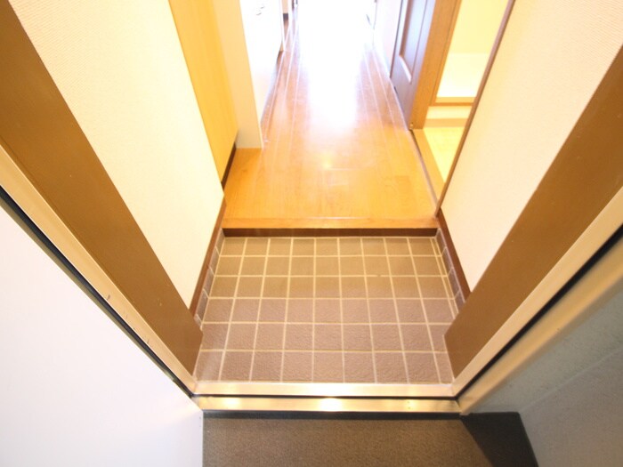 物件内観写真15　(玄関)