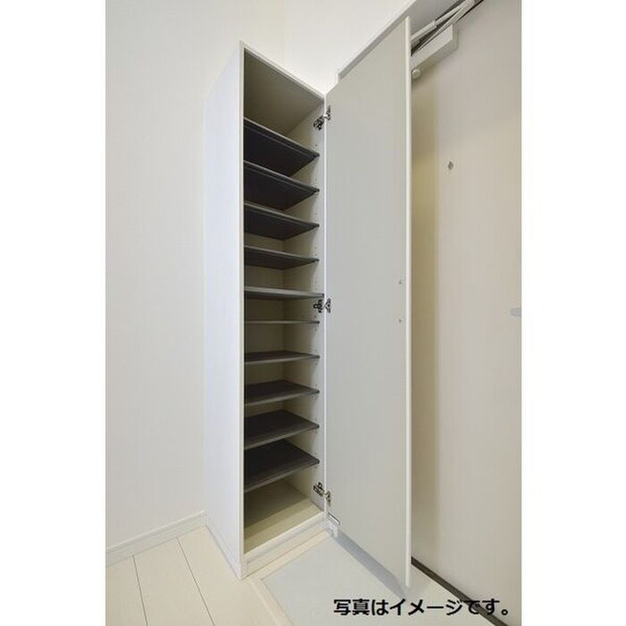 物件内観写真8　(靴箱)