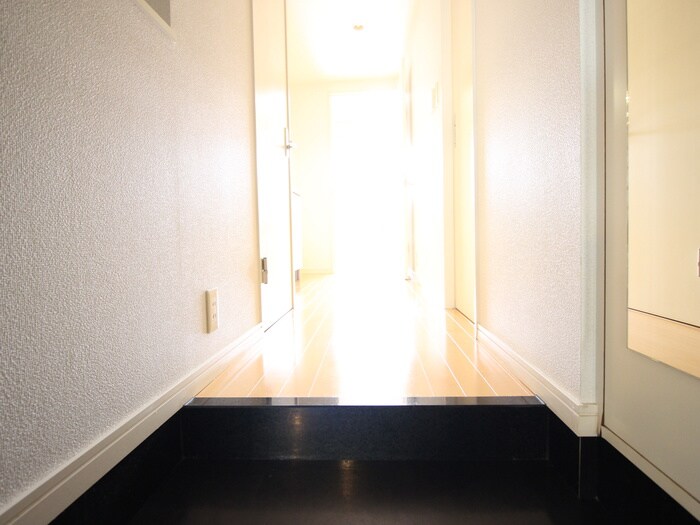 物件内観写真18　(玄関)