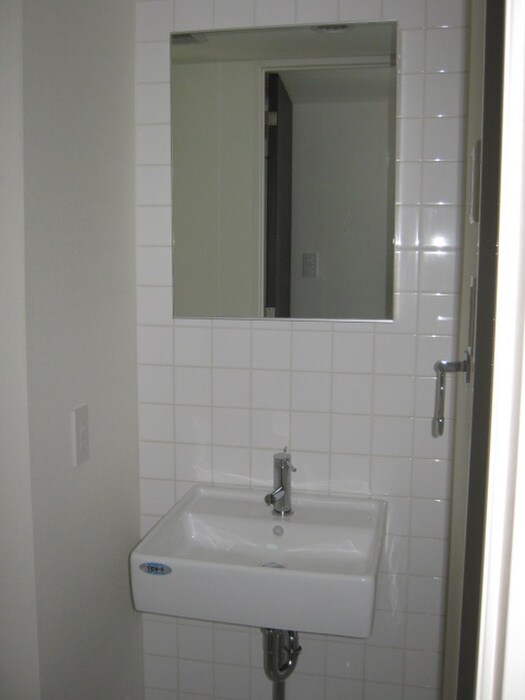 物件内観写真8　(洗面)