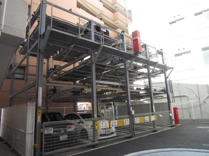 物件外観写真3　(駐車場)